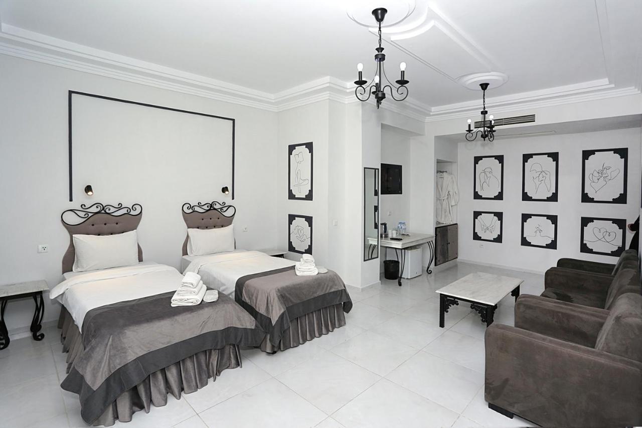 The One Boutique Hotel Tbilisi Exterior photo
