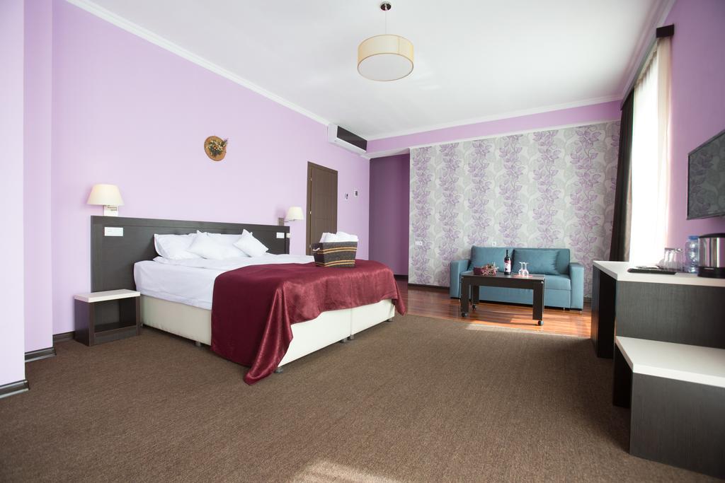 The One Boutique Hotel Tbilisi Exterior photo