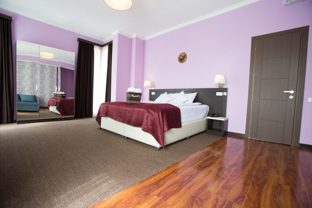The One Boutique Hotel Tbilisi Exterior photo