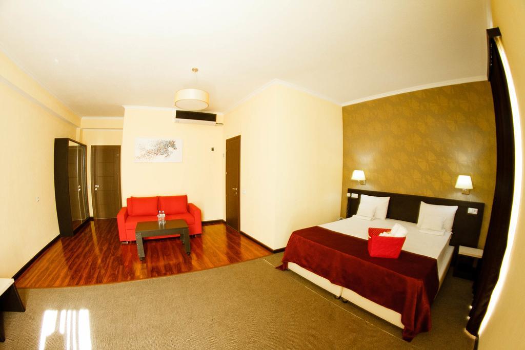 The One Boutique Hotel Tbilisi Exterior photo